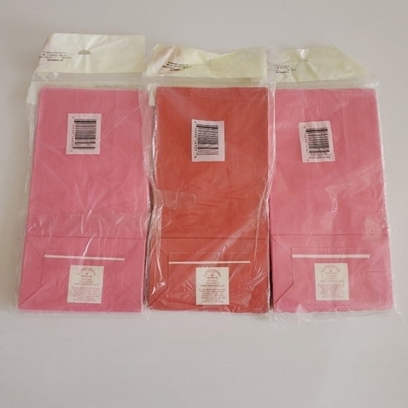 M01 * Hallmark Expressions Valentine's Lunch Sacks & Stickers Set of 3 NIP - Picture 2 of 3